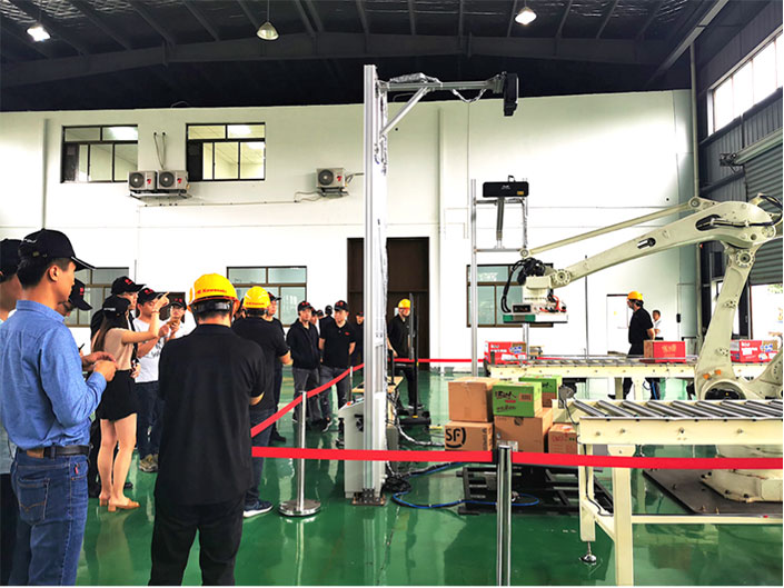 物流行業迎來硬核新技術，機器人混拆混碼方案亮相昆山